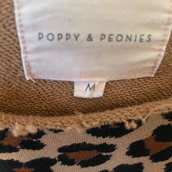 5 for $15  NWOT POPPY & PEONIES Leopard Print Sweatshirt Boxy Cropped Raw Edge - Picture 2 of 6